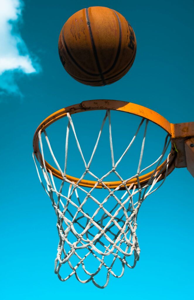 Mis recomendados 1 balón de baloncesto entrando en la canasta
