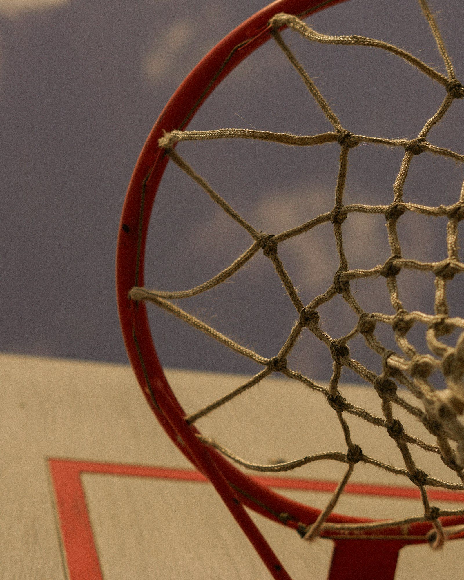 Red de canasta de baloncesto en exterior